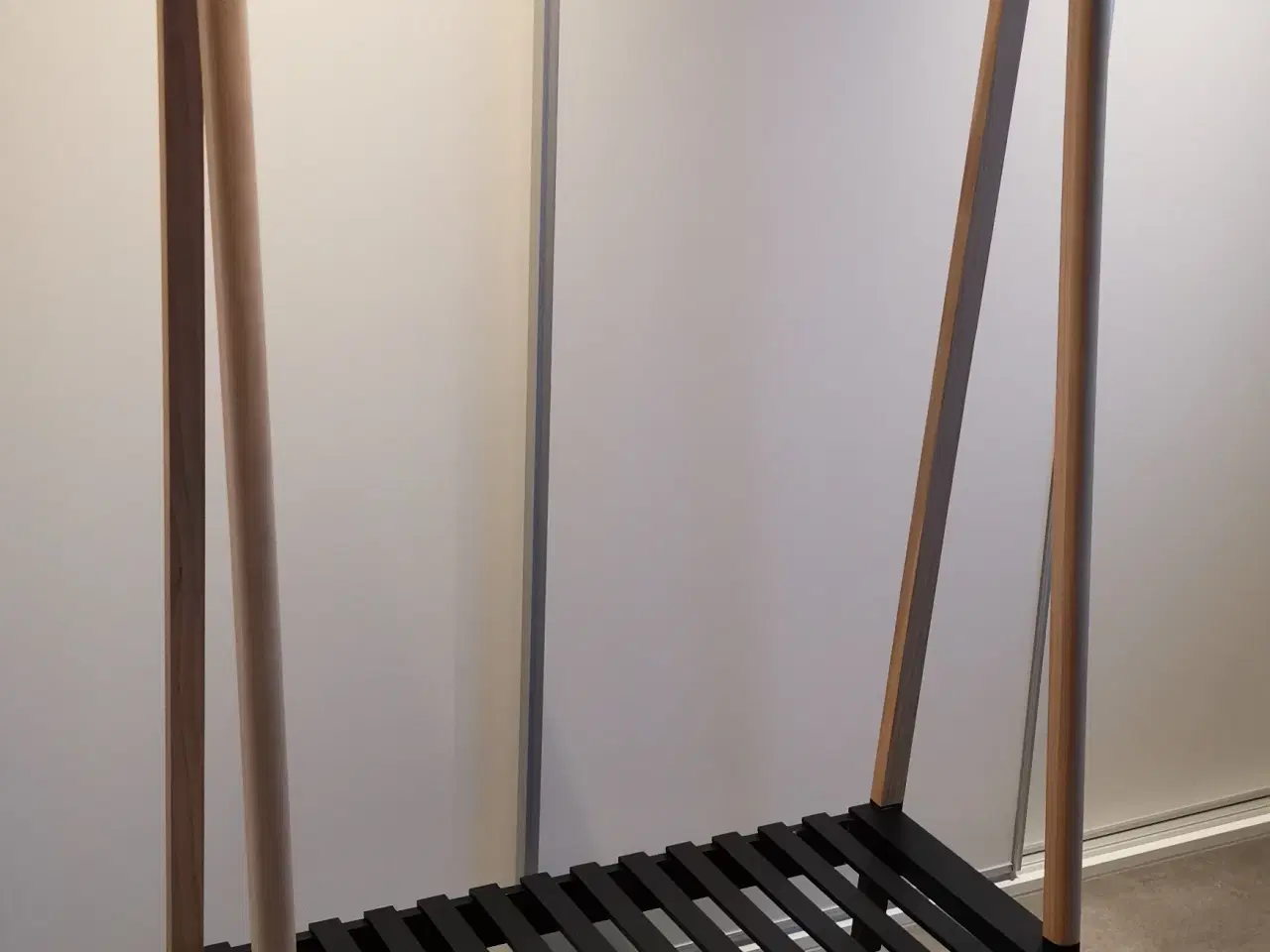 Billede 1 - Tøjstativ til bøjler