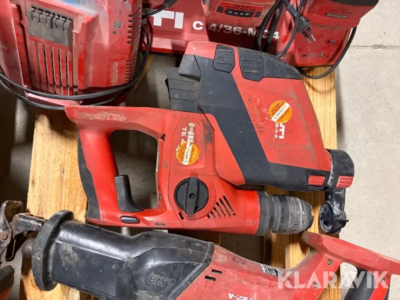 Billede 9 - Værktøj Hilti 7 maskiner med 4 batterier og 1 oplader