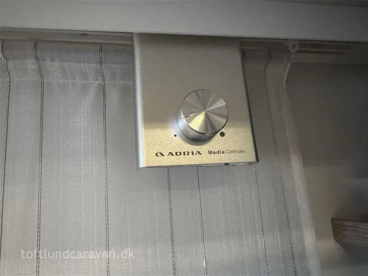 Billede 10 - 2020 - Adria Altea4Four 362 LH   Fremtræder som ny, m/MOVER+GULVVARME+STORT KØL/FROST mv. ET SUPER GODT TILBUD HER.