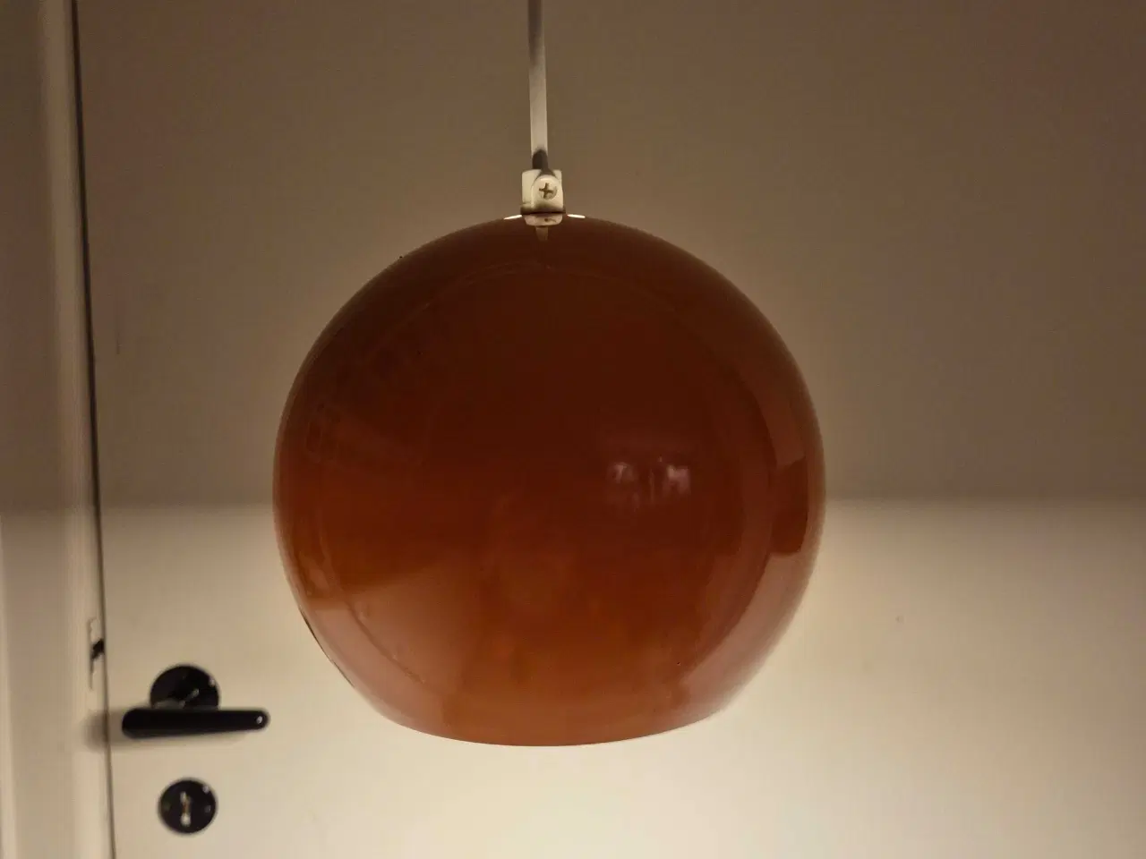 Billede 14 - To orange kuglelamper 