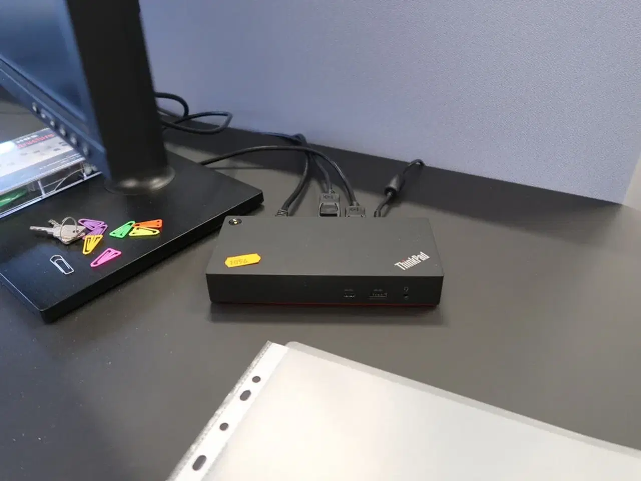 Billede 2 - 2 stk. computerskærme SAMSUNG S24E450B, dockingstation LENOVO Thinkpad, tastatur og mus