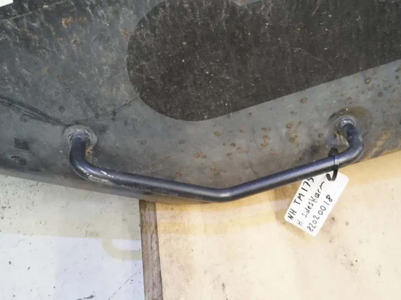 Billede 2 - New Holland TM175 Sideskærm 82020018