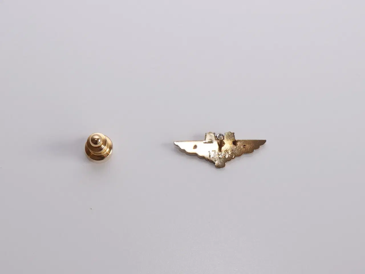 Billede 4 - SAS broche 18 K guld+3 diamanter + hjertenål 14 K