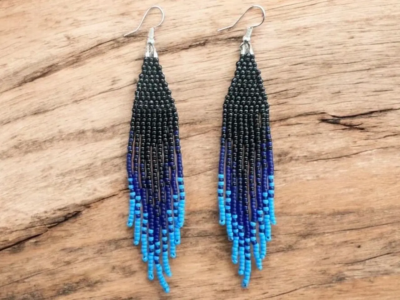 Billede 1 - Grønlandske øreringe, håndlavede 