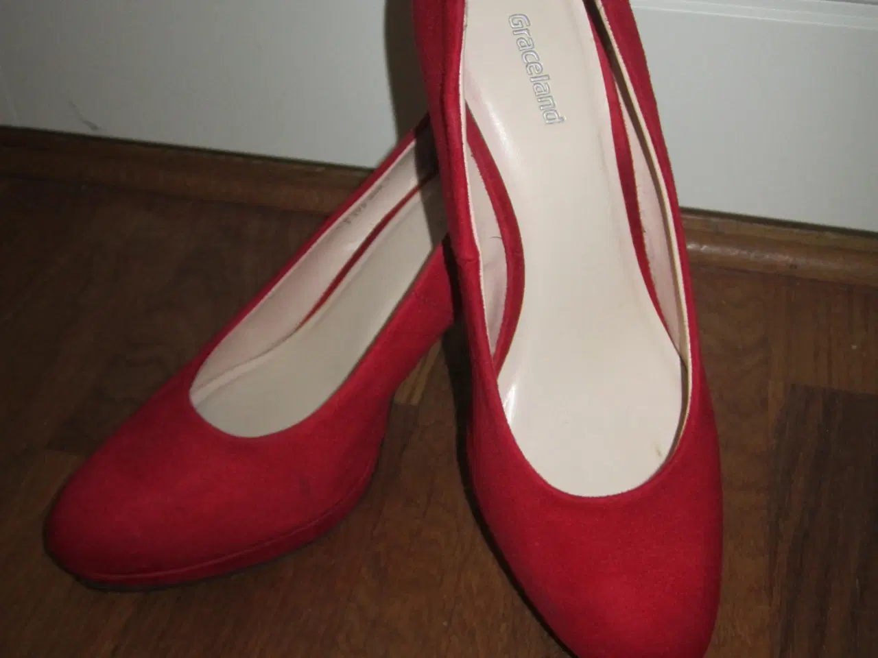 Billede 2 - SMUKKE RØDE STILLETTER.