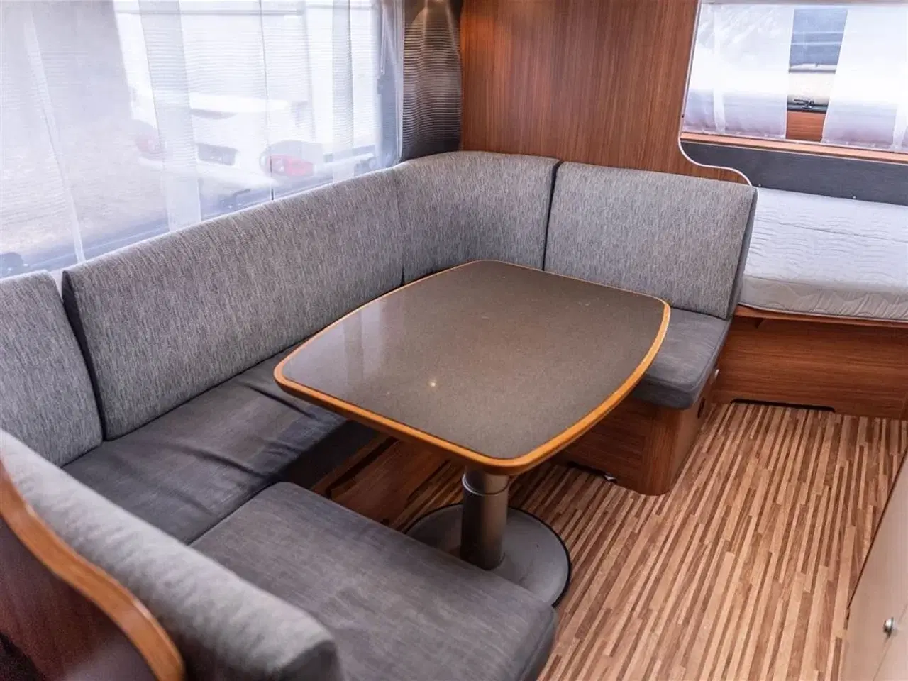 Billede 4 - 2013 - Adria Adora 563 PT   Rigtig fin vogn med køjer og dobbeltseng