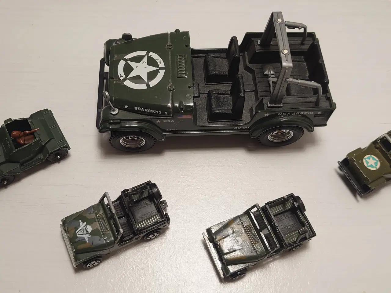 Billede 2 - 5stk militærkøretøjer i metal.Corgi, Majorette mm.