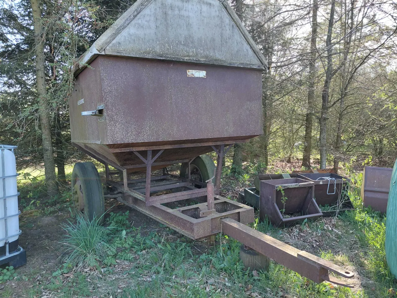 Billede 7 - Ford 4000, redskaber og kornvogne