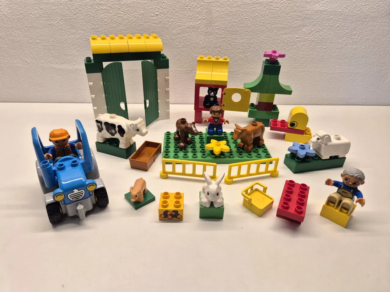 Billede 1 - Duplo Bondegård med traktor samt andet