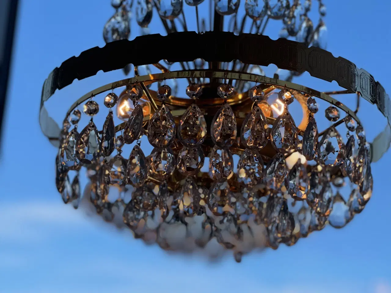 Billede 2 - Smuk lysekrone med krystaller