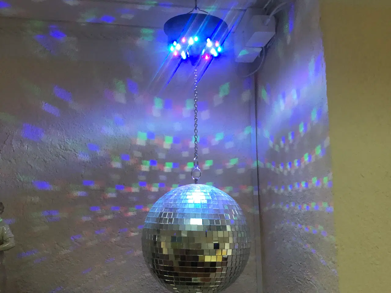 Billede 1 - Disco spejl kugle med lys