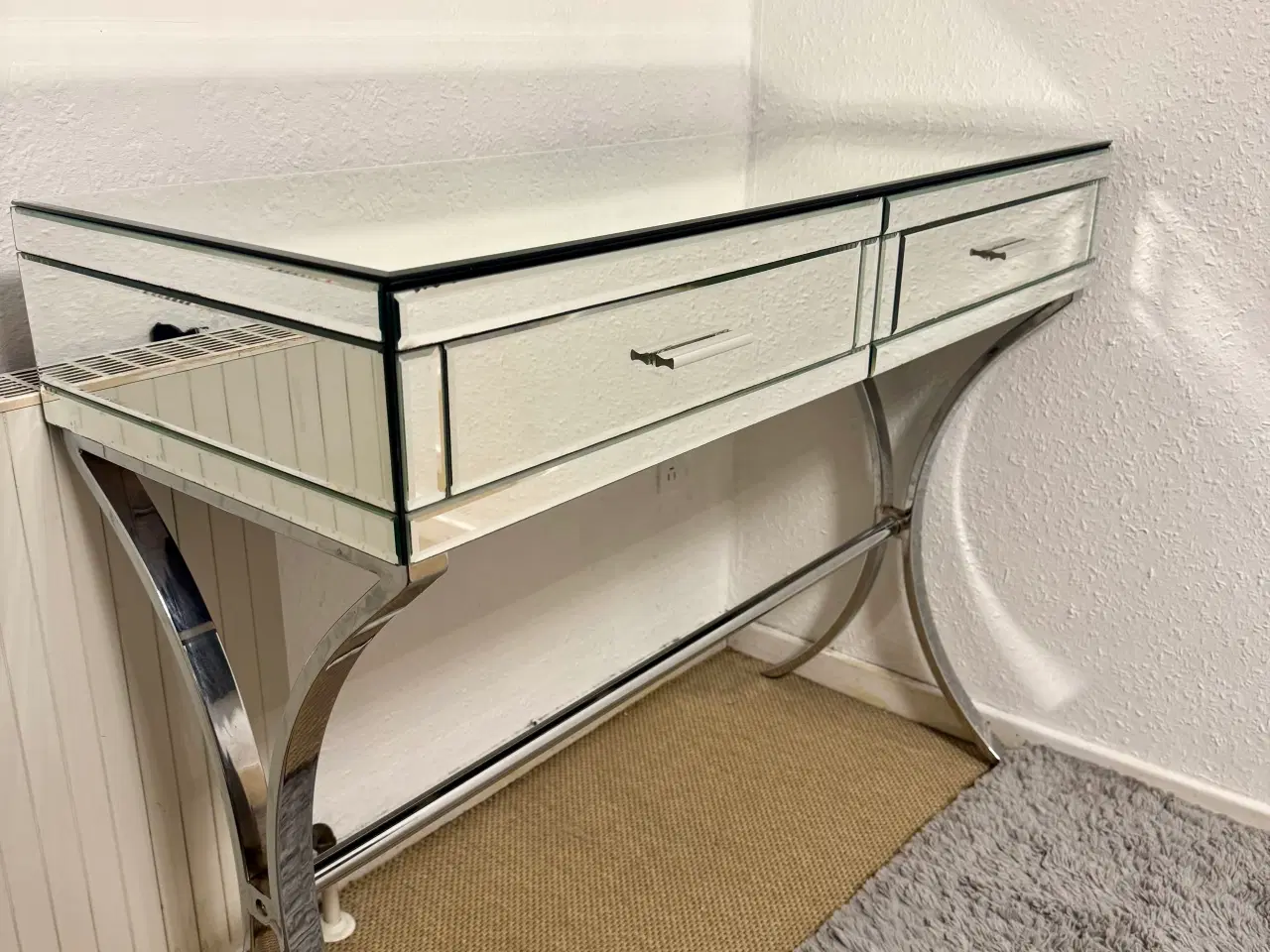 Billede 2 - Sminkebord af glas