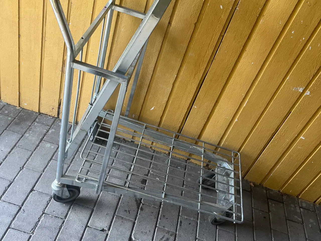 Billede 2 - Rulle vogn sælges