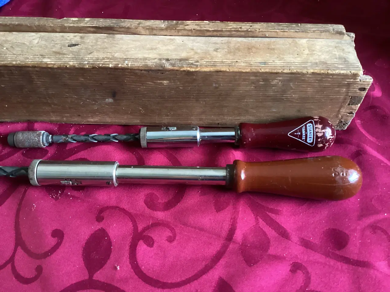 Billede 2 - Stanley tanke Håndboremaskine 2 stk meget gamle