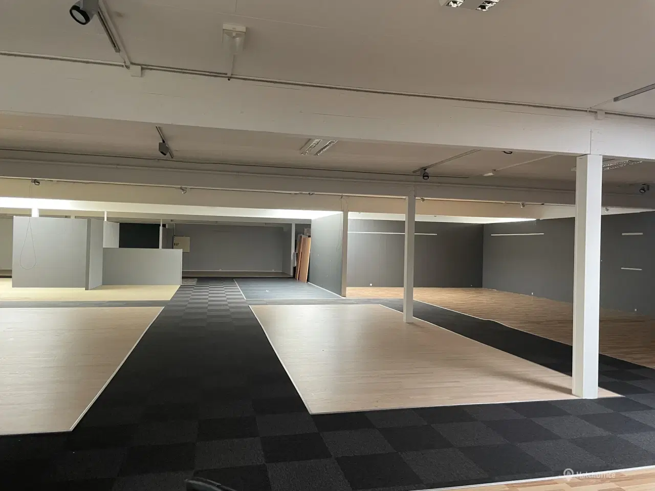 Billede 1 - Lager med rampeport