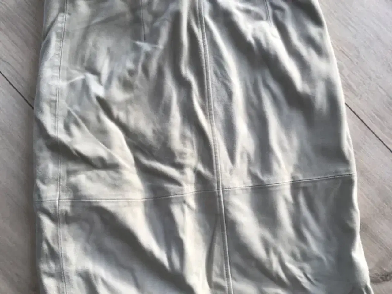 Billede 4 - Lækker skind nederdel