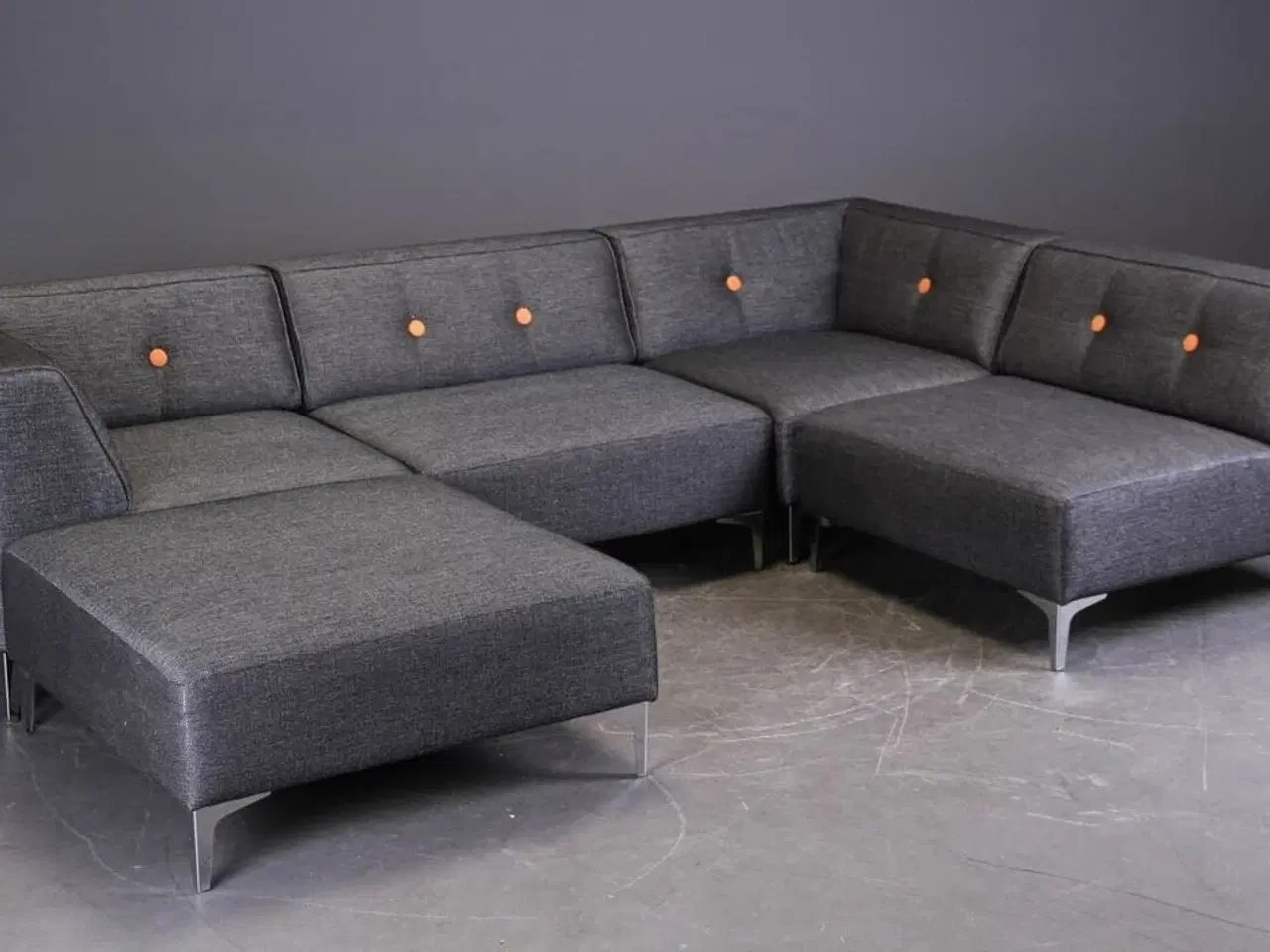 Billede 4 - Ny 2 personers modulsofa i koksgrå. Designet af Morten Voss. (læs beskrivelse)