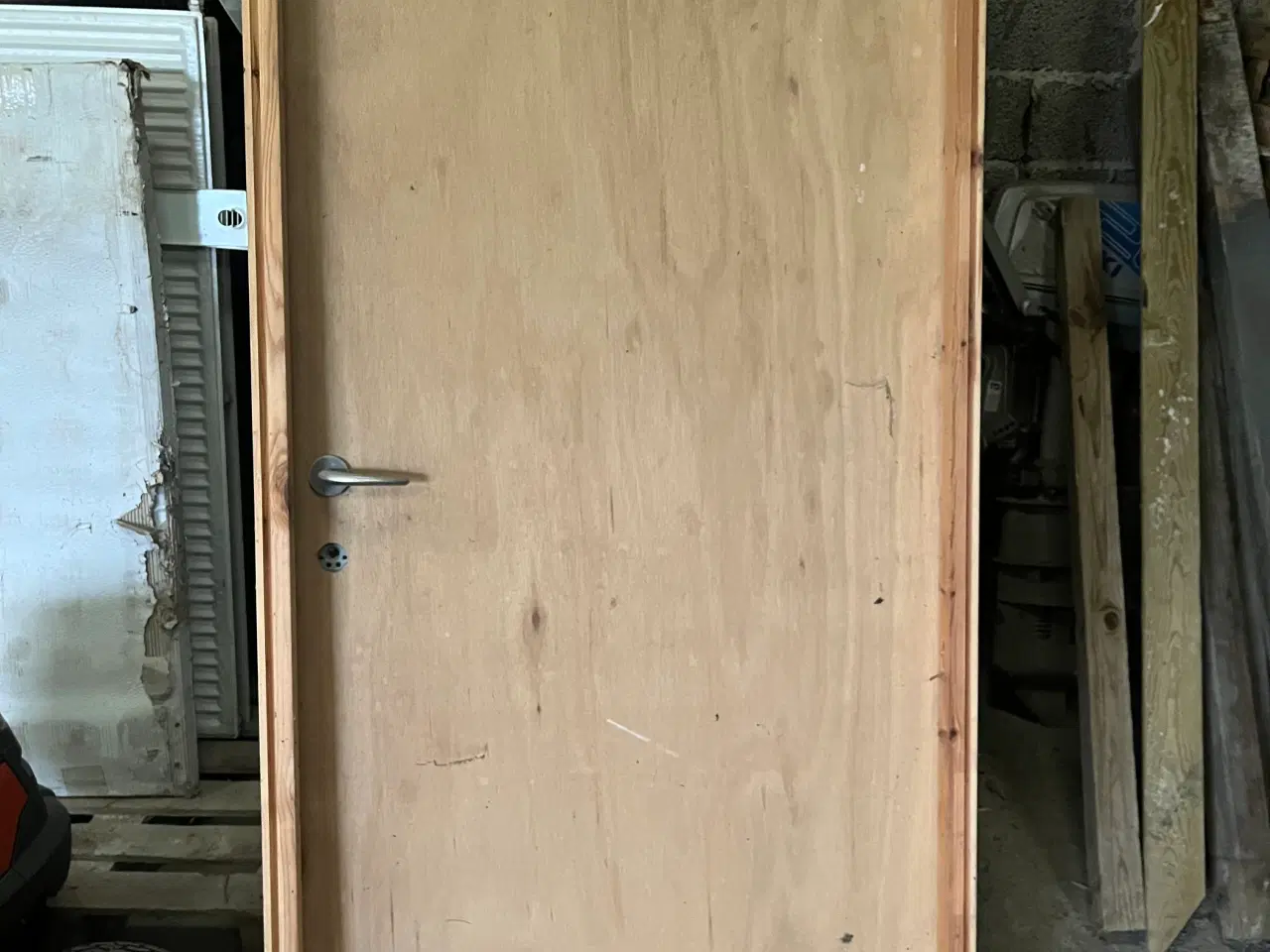 Billede 2 - Udhusdør 