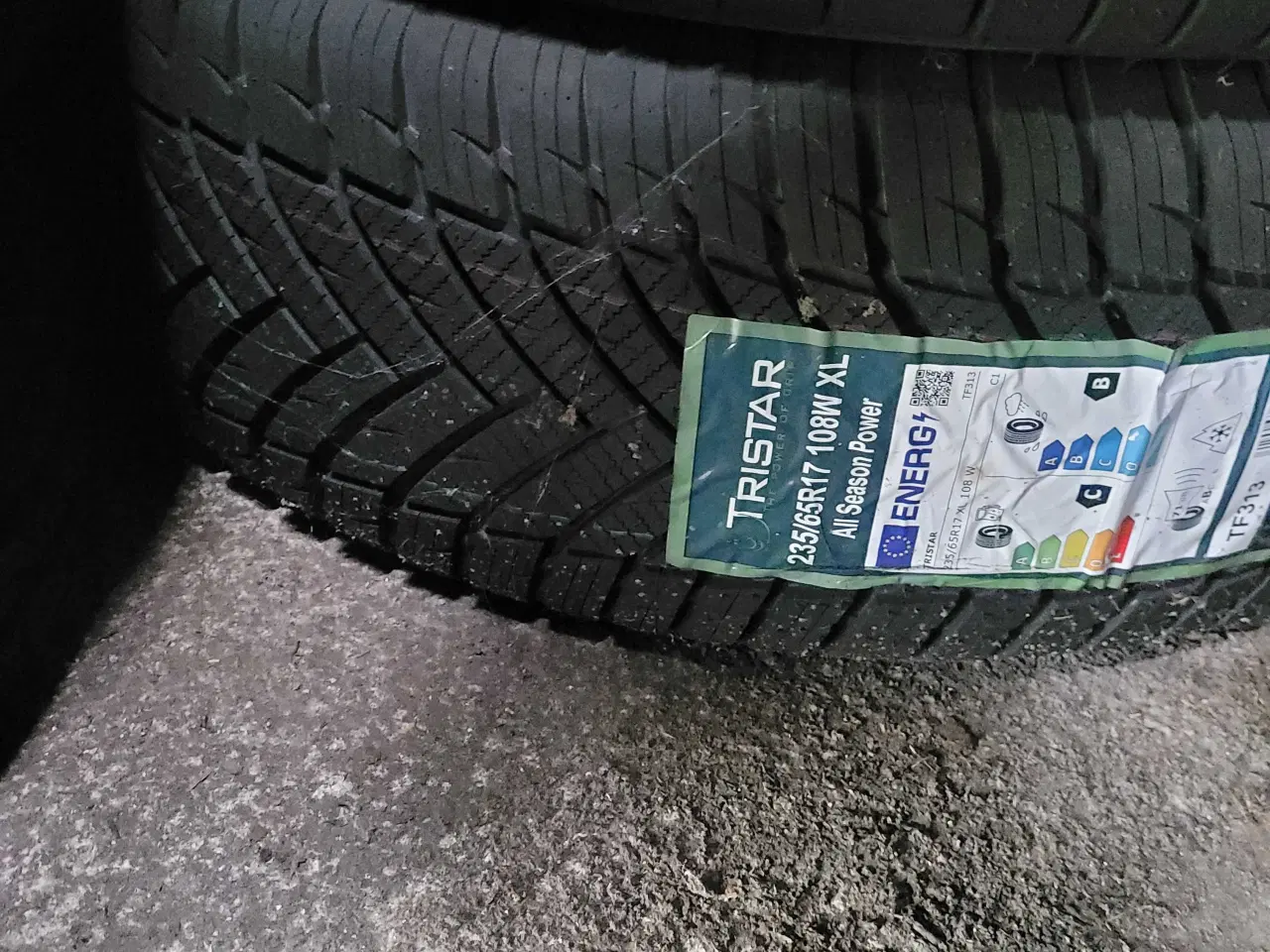 Billede 3 - 235 / 65 R 17