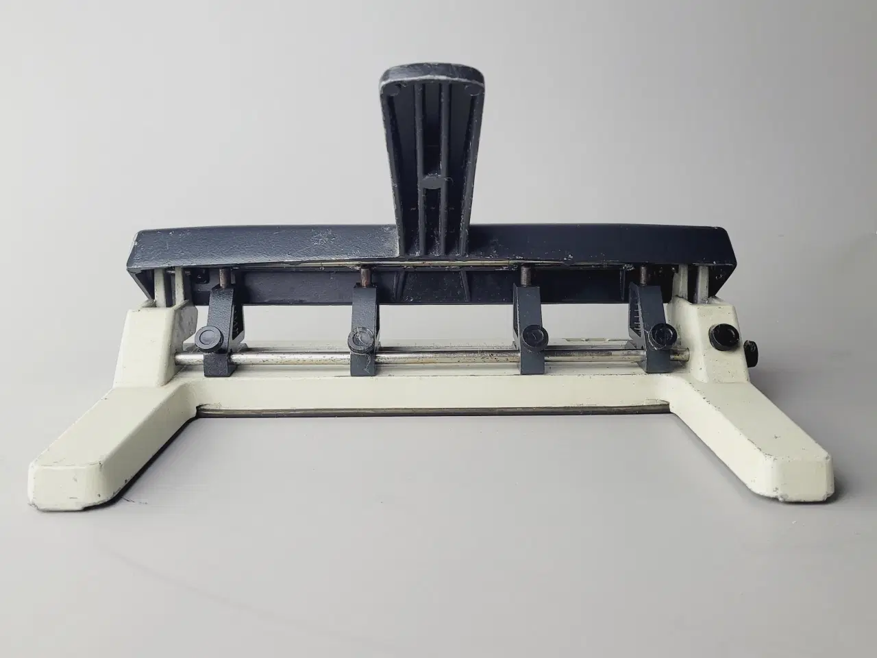 Billede 5 - ⭐️· Kraftig LEITZ 4-Huls Hulmaskine - 5114 Akto