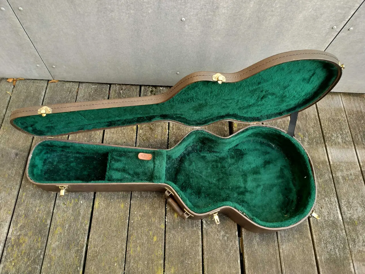 Billede 3 - Brun flight case til Takamine guitar 