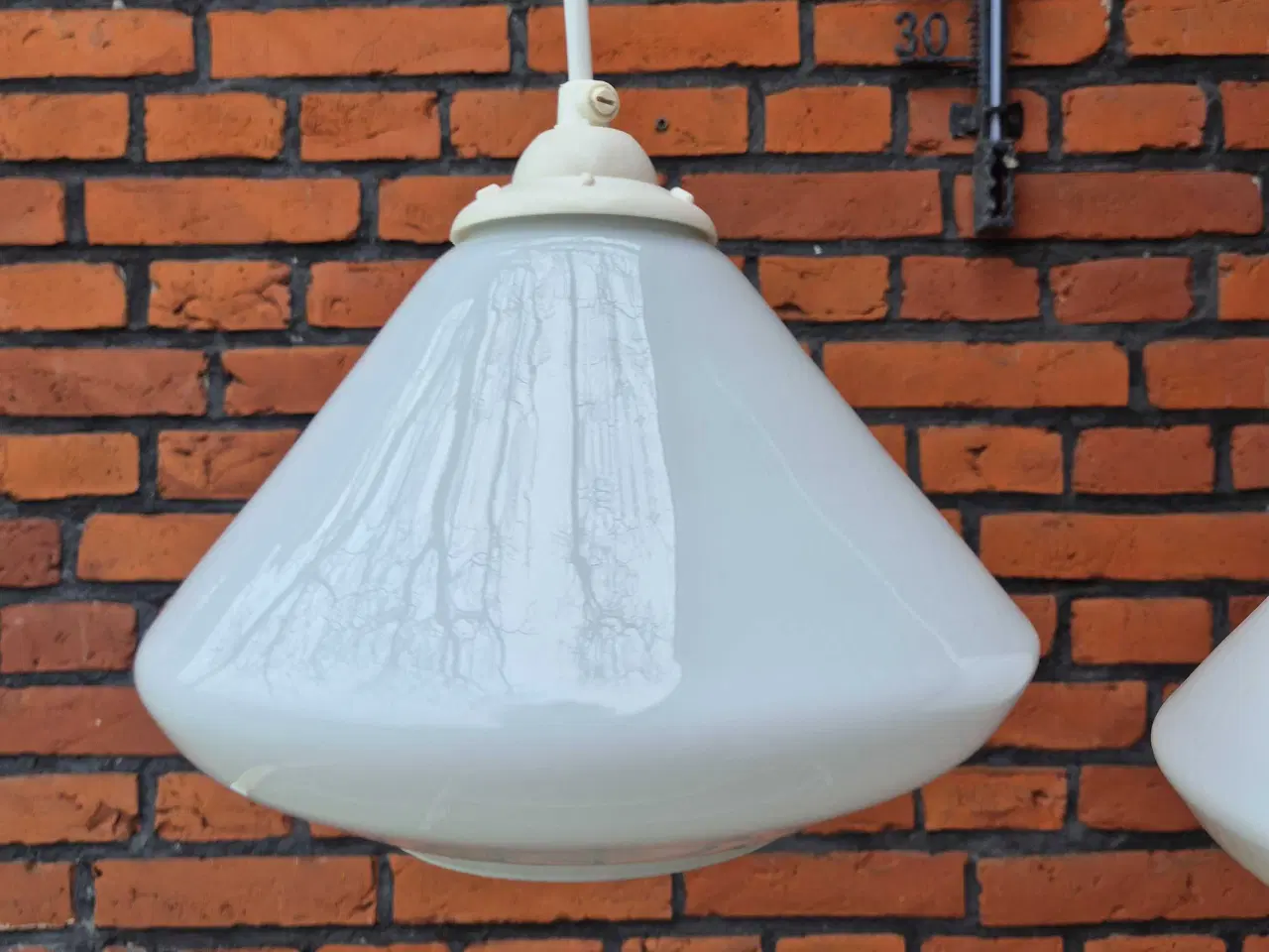 Billede 3 - Perfekte retrolamper i hvidt opalglas 