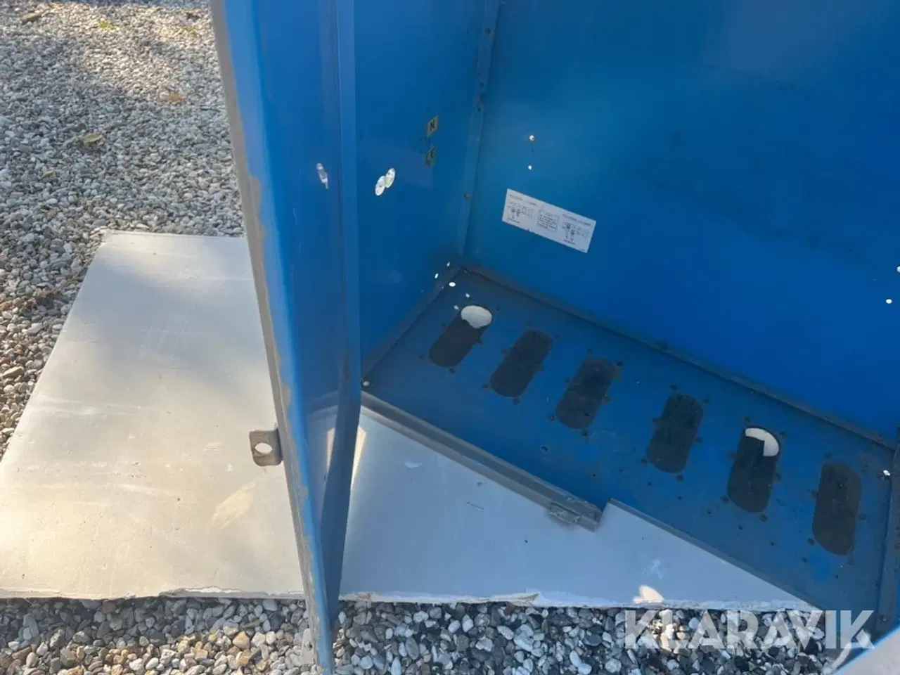 Billede 8 - Installations skab