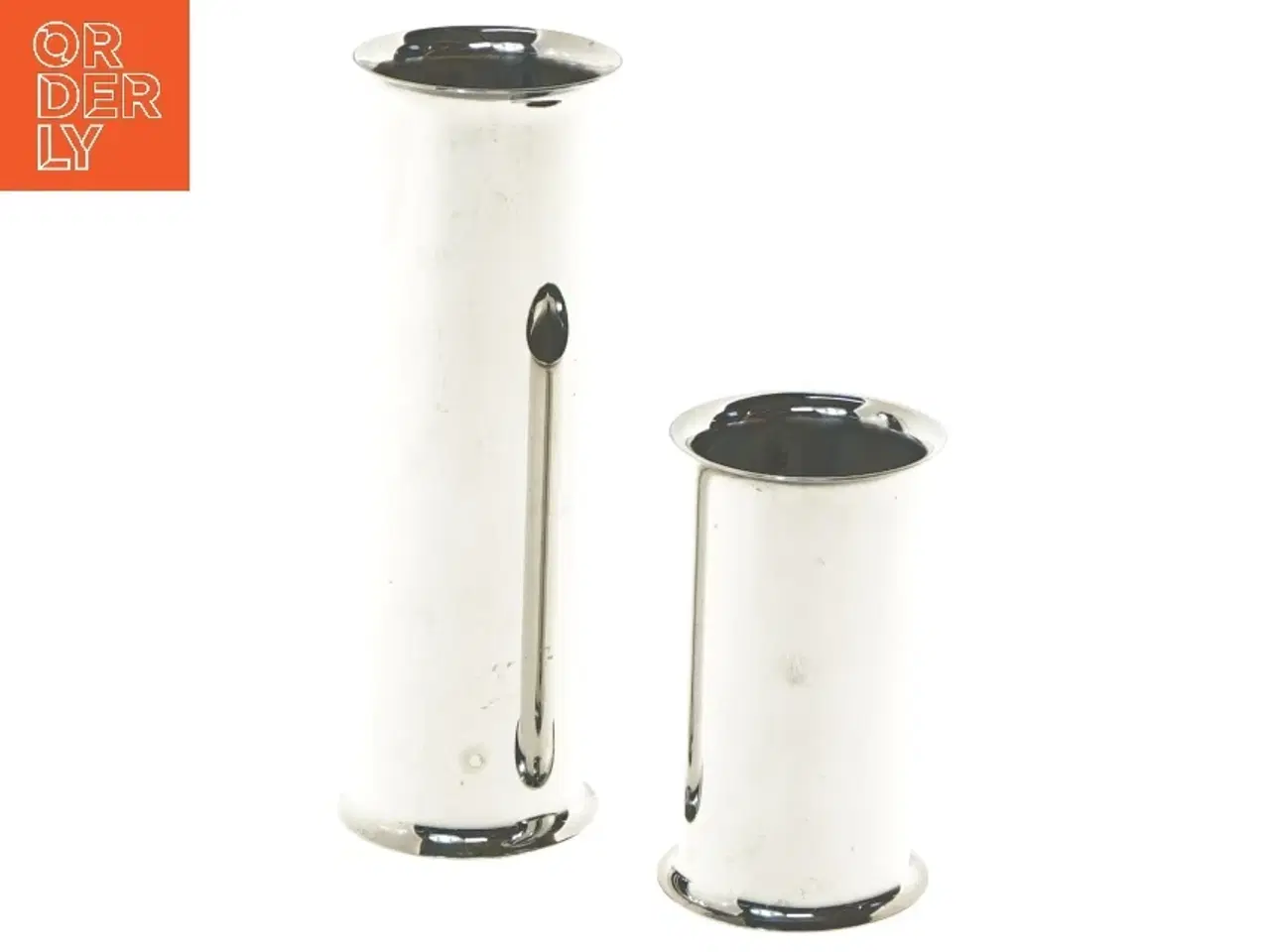 Billede 1 - To lysestager i metal (str. 9 og 15 cm)