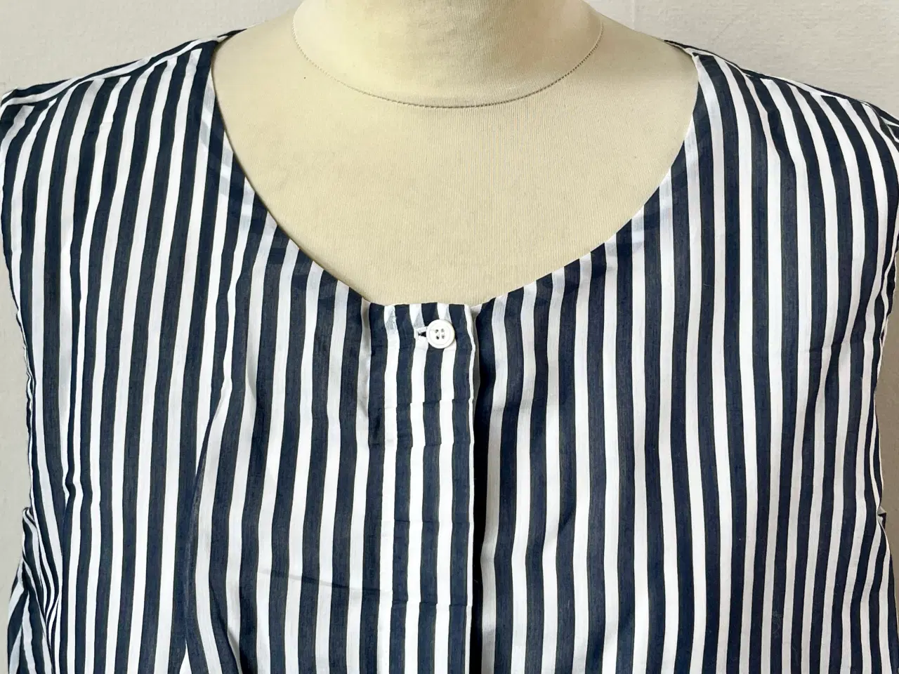 Billede 2 - Max Mara, bluse, str 40