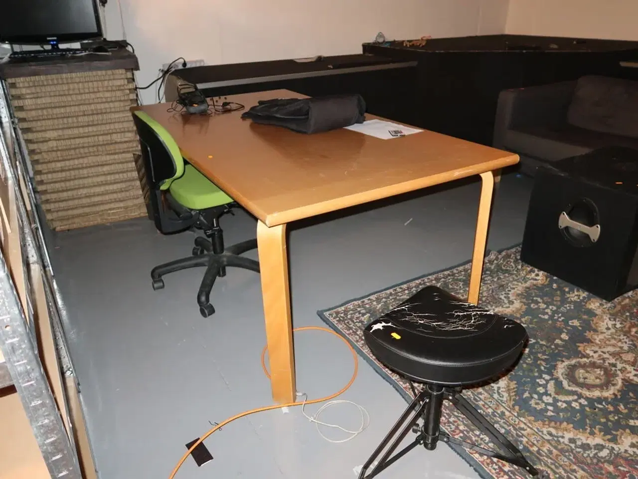 Billede 1 - Bord, kontorstol, skammel