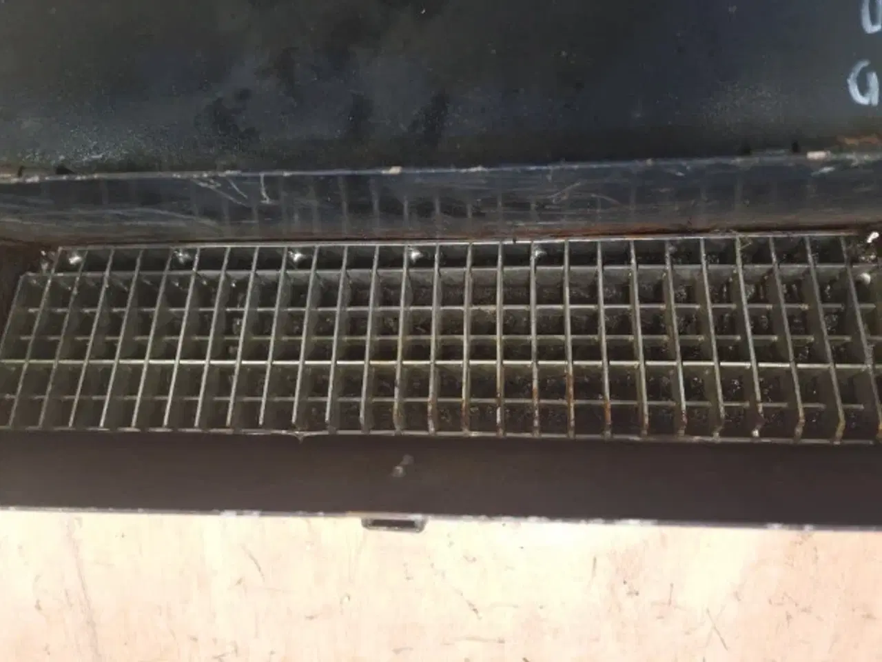 Billede 5 - Ford 6640 Værkktøjkasse F0NN17005AA11M