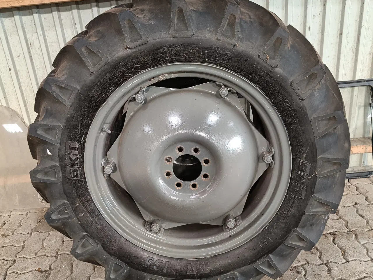 Billede 1 - Ferguson 35 hjul  12,4X28"