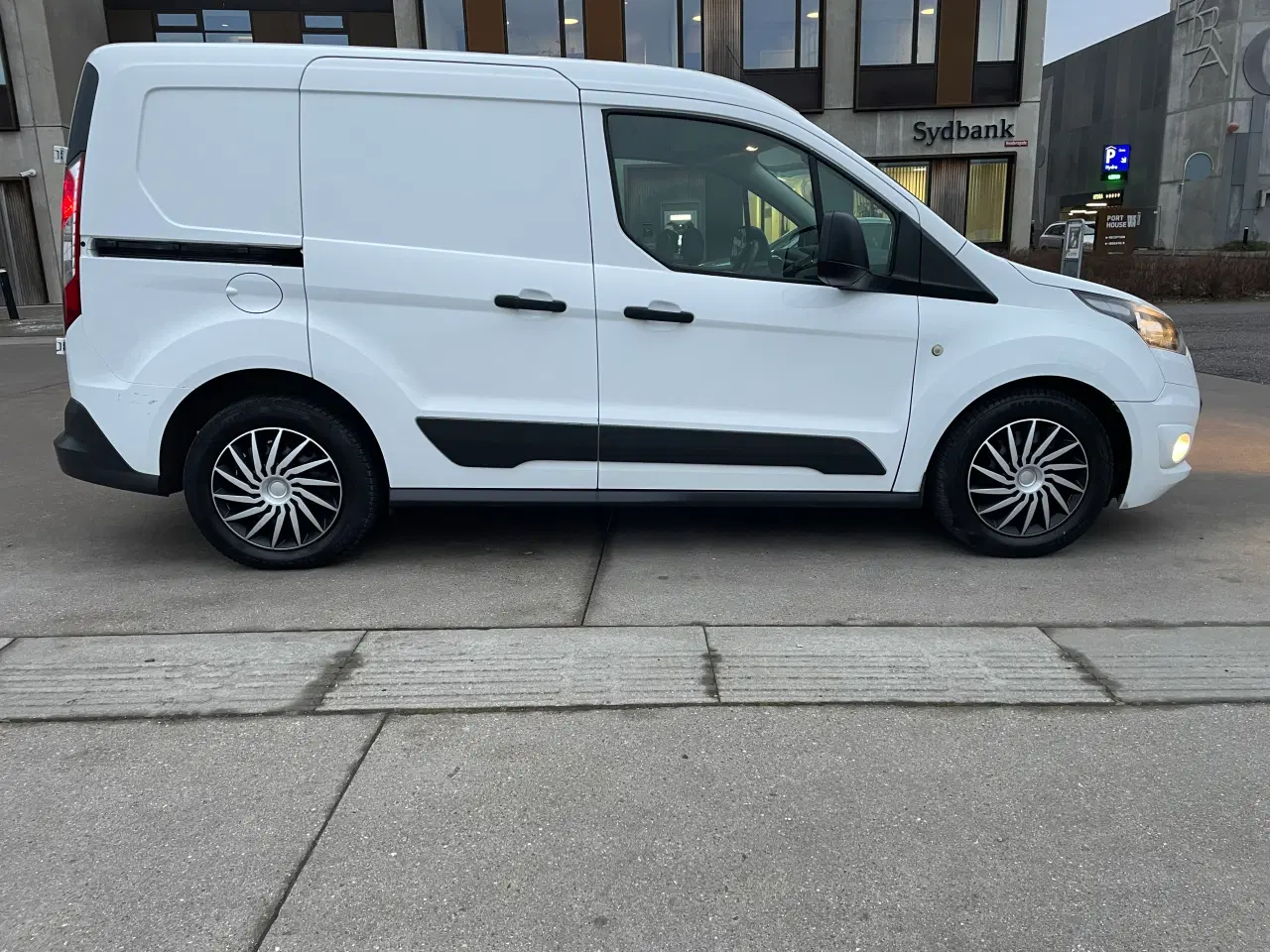 Billede 12 - Nysynet Ford transit 1.6tdci lav km tal 
