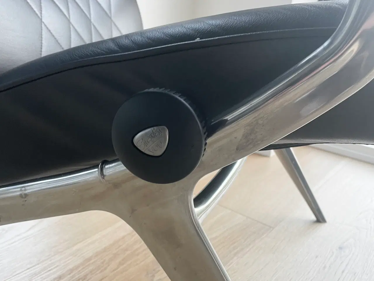Billede 5 - Stressless lænestol med fodskammel 