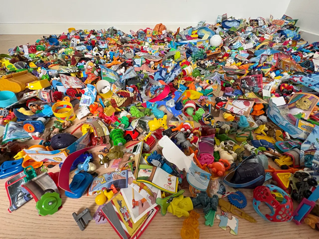Billede 3 - Stor samling af Kinderæg – ca. 1000 stk (7kg)