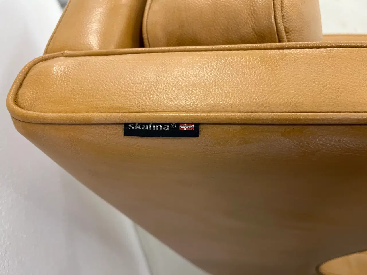 Billede 9 - Skalma Cerena øreklapstol og lav stol m/skammel .