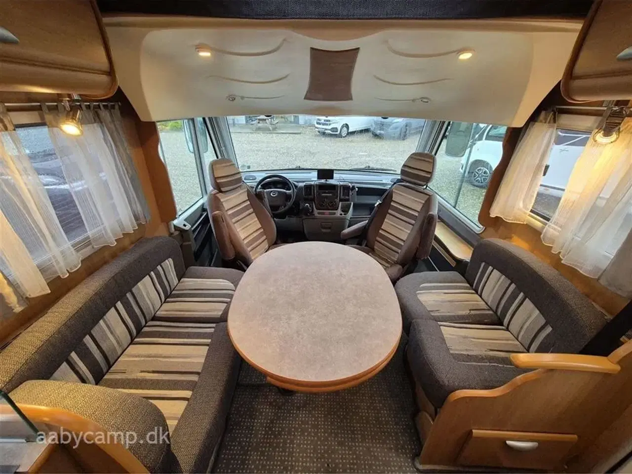 Billede 7 - 2009 - Bavaria   solceller. batteri. markise. Alde centralvarme. Anhængertræk. A/C. Queensbed. Partikelfilter. hydrauliske støtteben.   SÆLGES KUN TIL CVR !!!