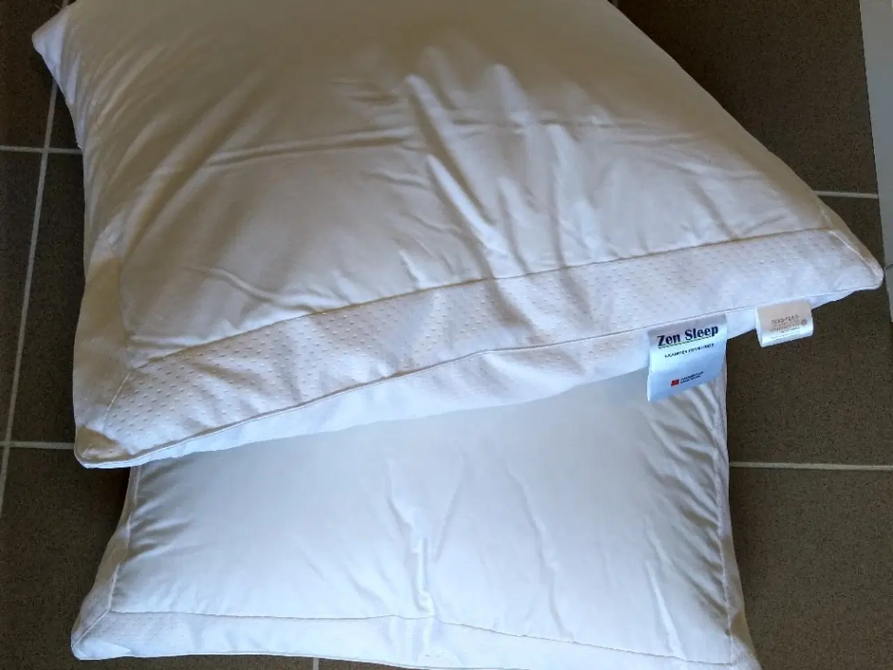 Billede 1 - Moskus dunpude - mellem (60 x 63 cm) 4 stk