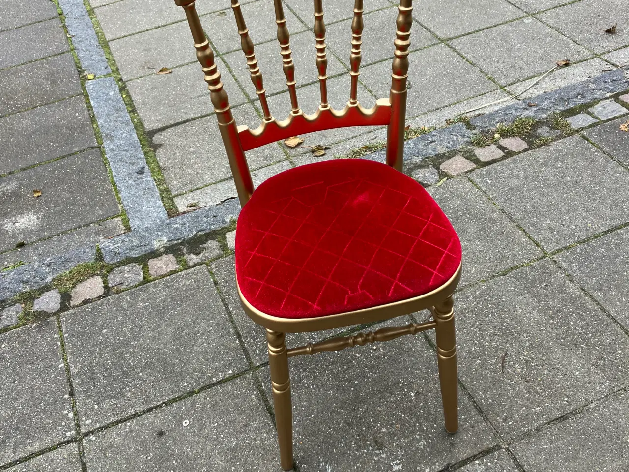 Billede 2 - Fine Guldstole med rødt betræk