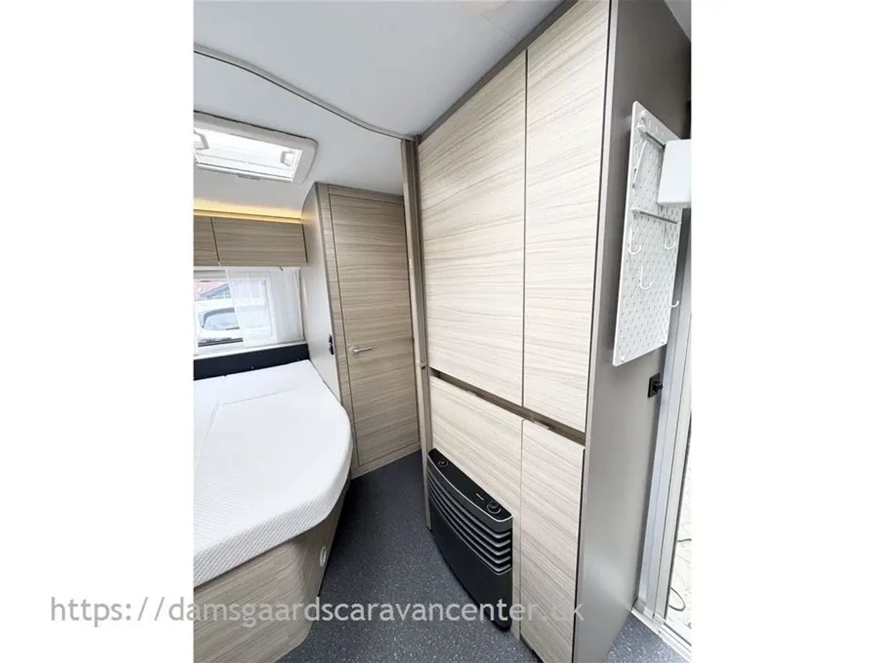 Billede 13 - 2022 - Adria Altea 472 PU   Dobbeltseng - Gulvvarme - Fortelt