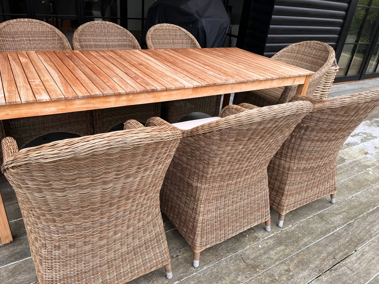 Billede 4 - Teakbord og 8 stole 