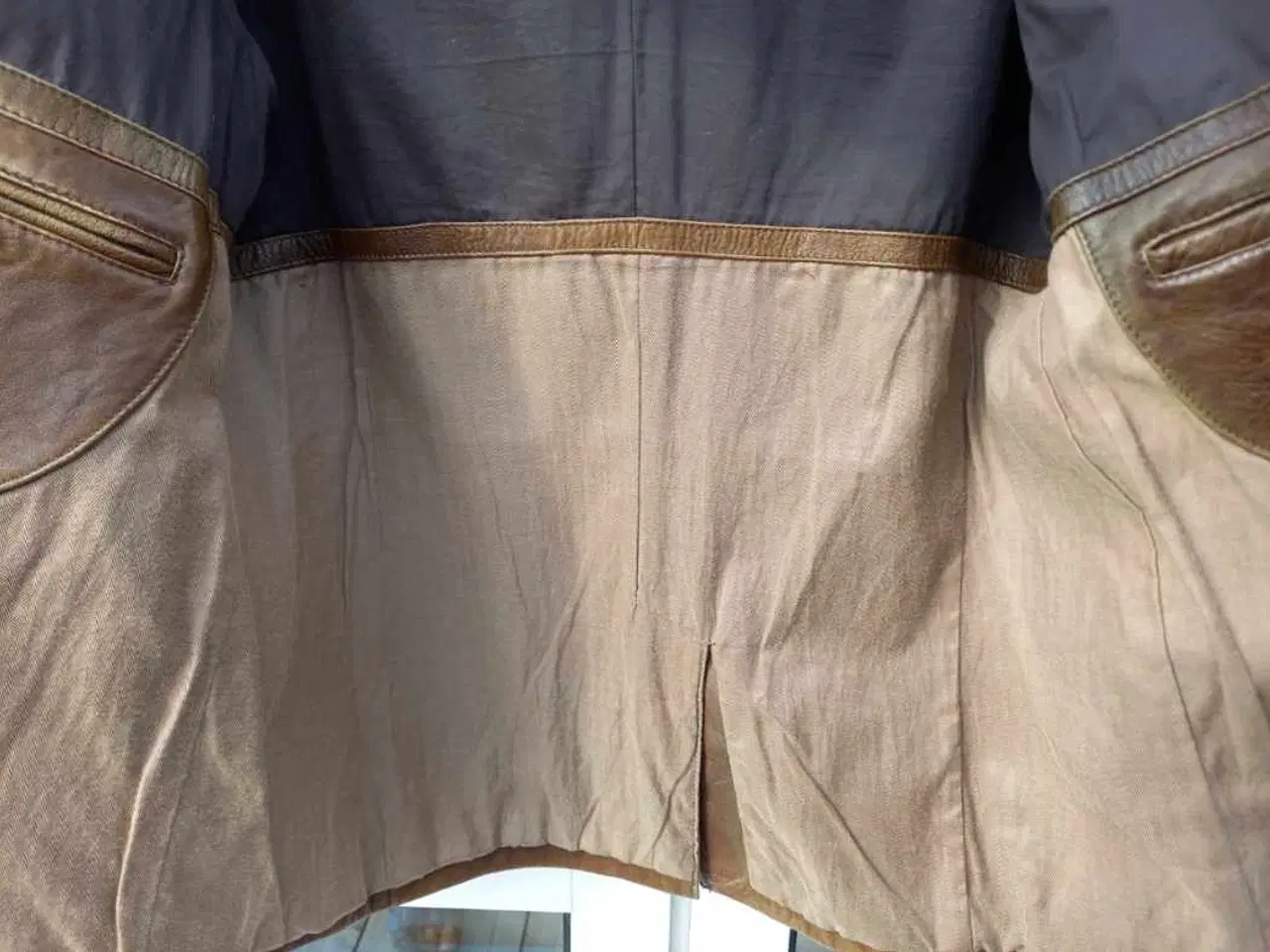 Billede 9 - Herre læderjakke SUPER FLOT Massimo Dutti