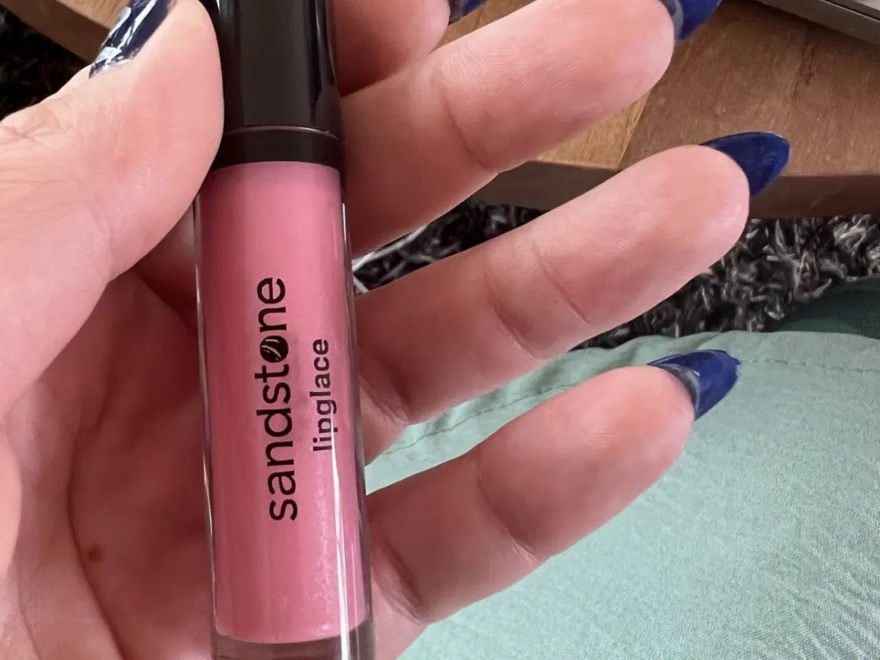 Billede 4 - Nye lipgloss fra Yves Rocher og Sandstone 