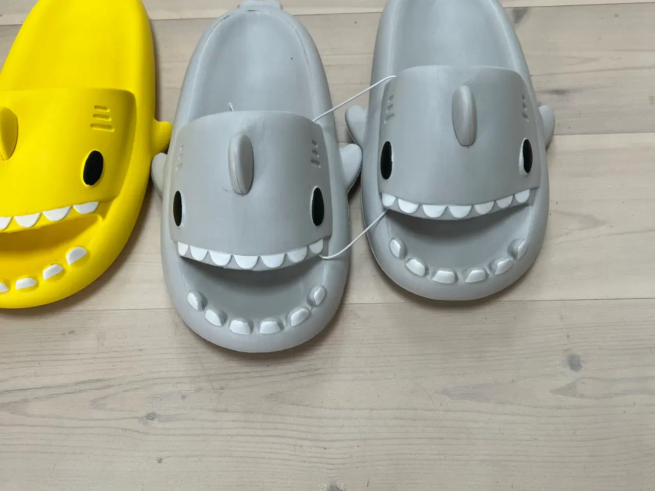 Billede 5 - Shark slides / shark slippers / shark sko