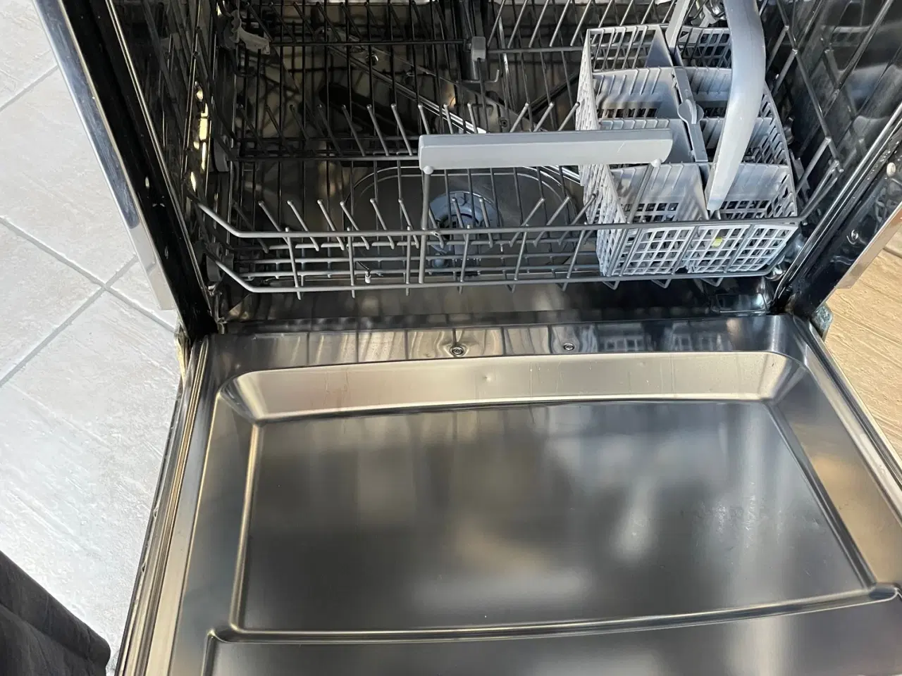 Billede 1 - Fin indbygnings opvaskemaskine