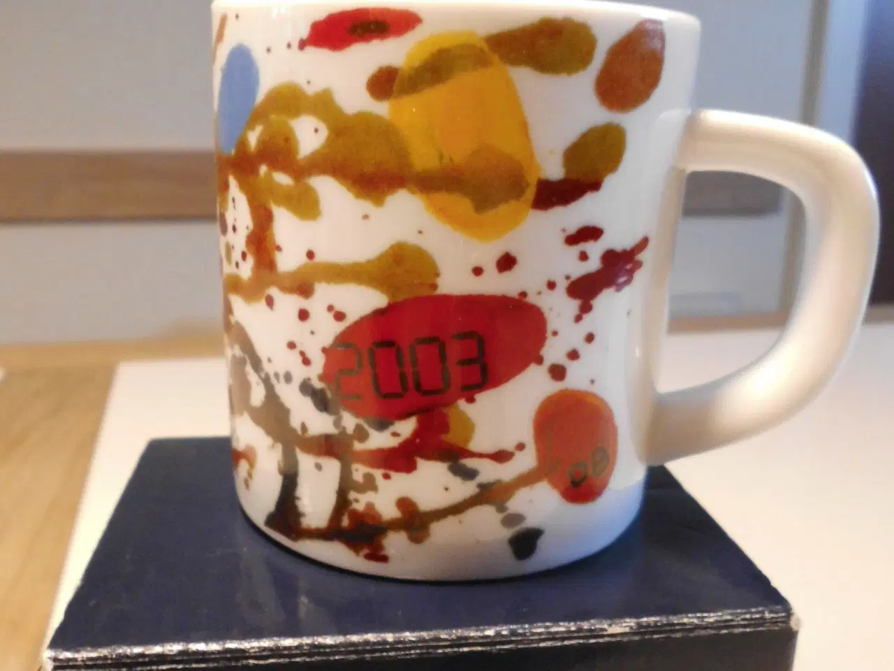 Billede 1 - Årskrus. Små. 2003