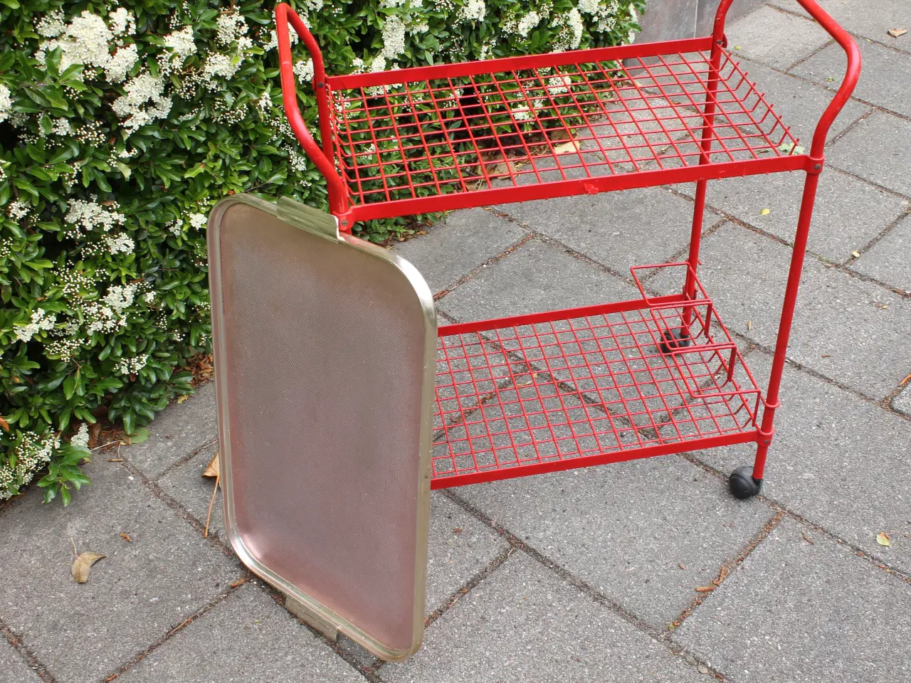 Billede 2 - grill bord på hjul med bakke