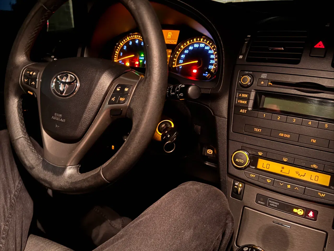 Billede 16 - NYSYNET OG NYSERVICERET TOYOTA AVENSIS