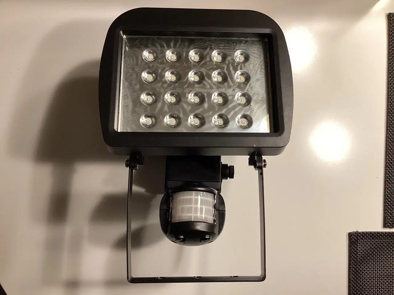 Billede 3 - Ubrugt LED projektør med sensor