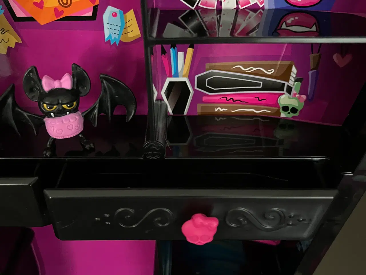 Billede 7 - Monster High dukke/‘hus’